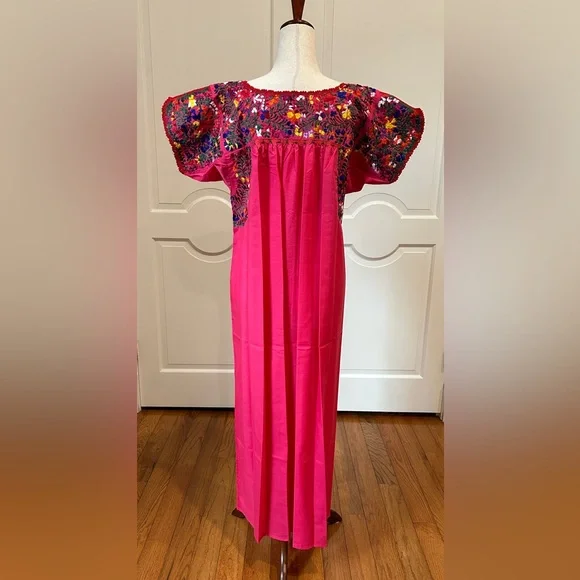 San Antonino Maxi Dress,Oaxaca Mexican dress.Hand Embroidered with Silk Threads. - Picture 8 of 8